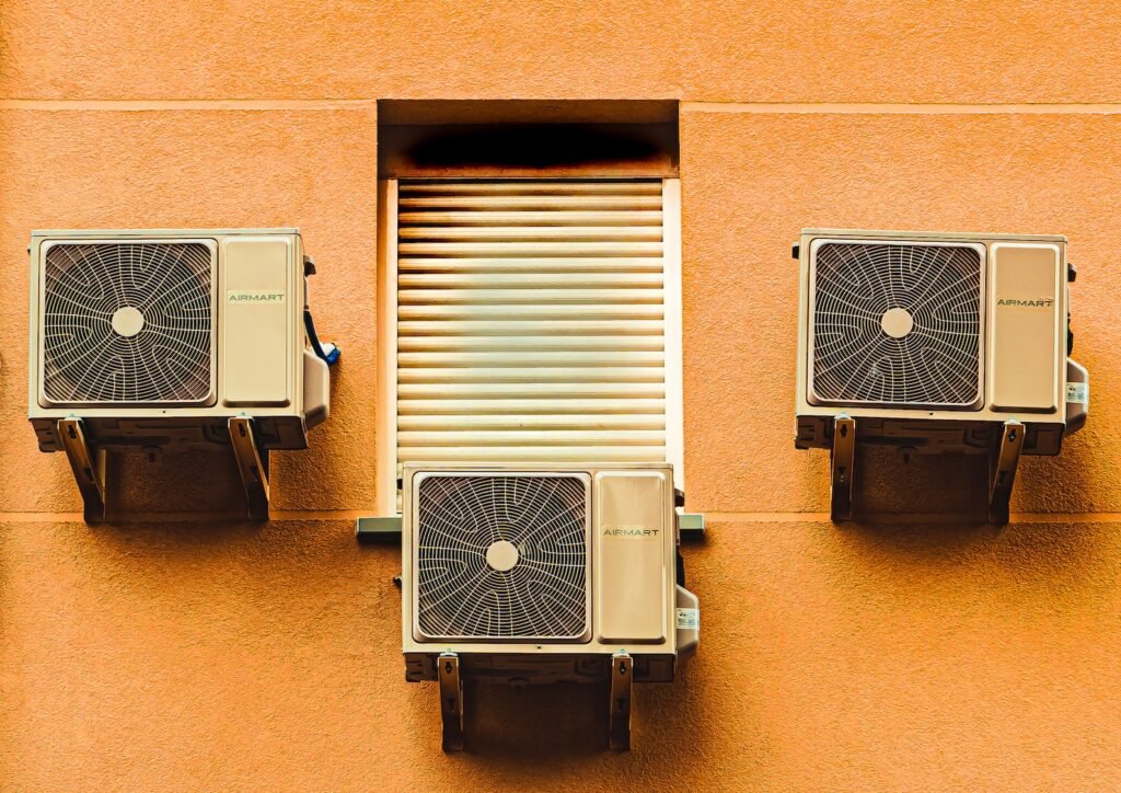 black and gray box fan